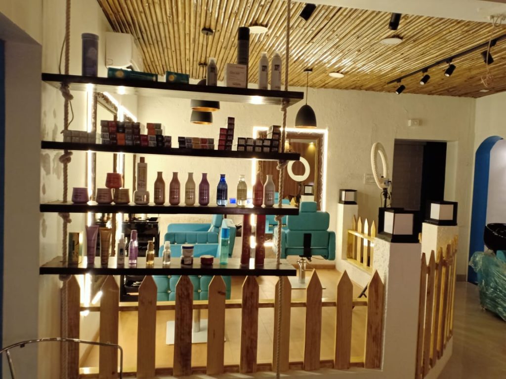 Best Beauty Unisex Salon and Bridal Makeup Parlour in Pune
